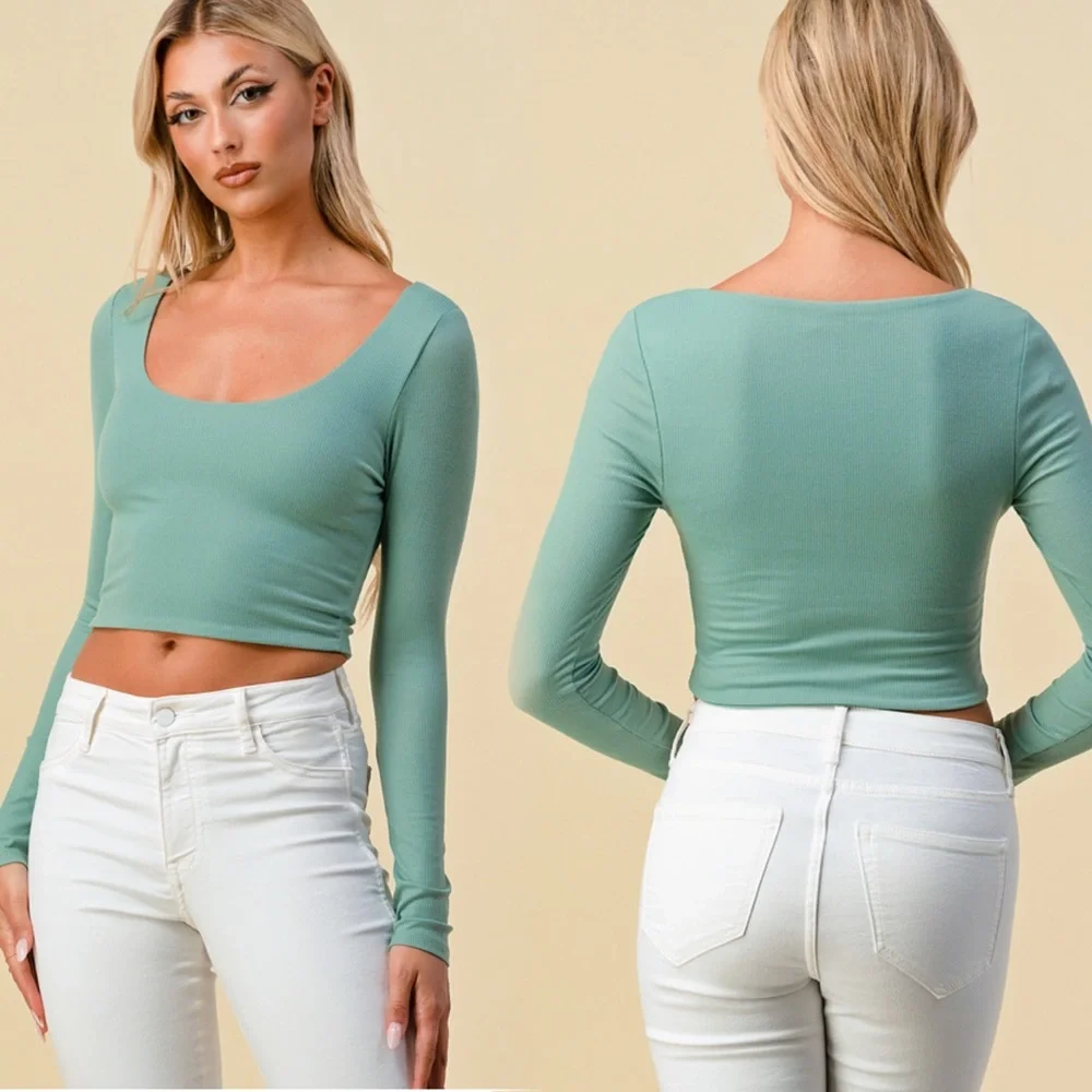 Double layered crop long sleeve top